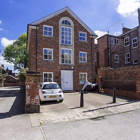 Loveyork Priory Apartment - Central With Parking エクステリア 写真